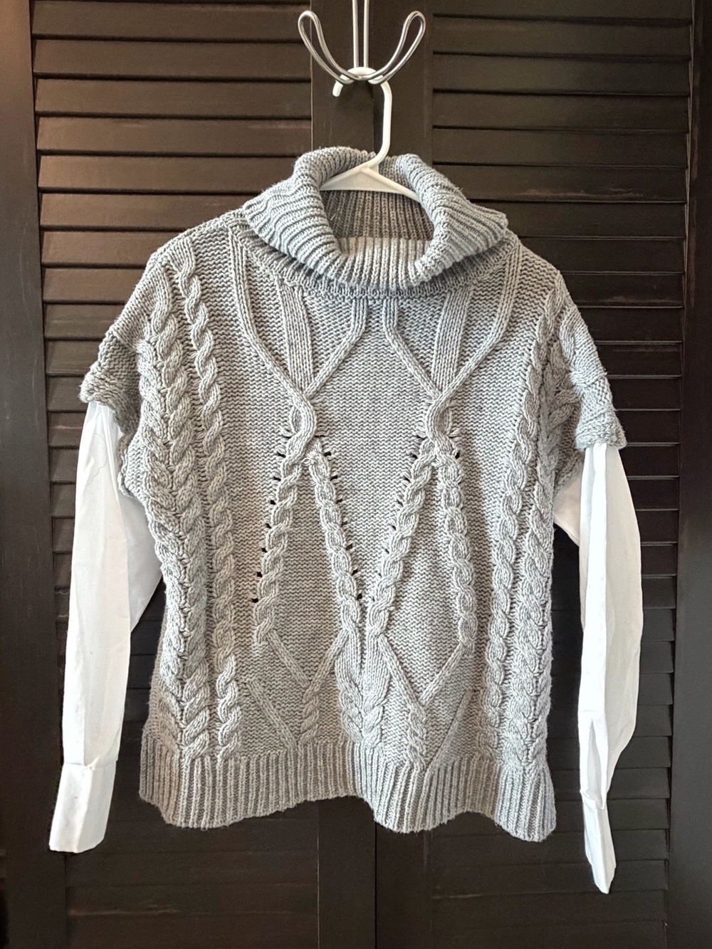 Women’s Gray Cable Knit Turtleneck Sweater